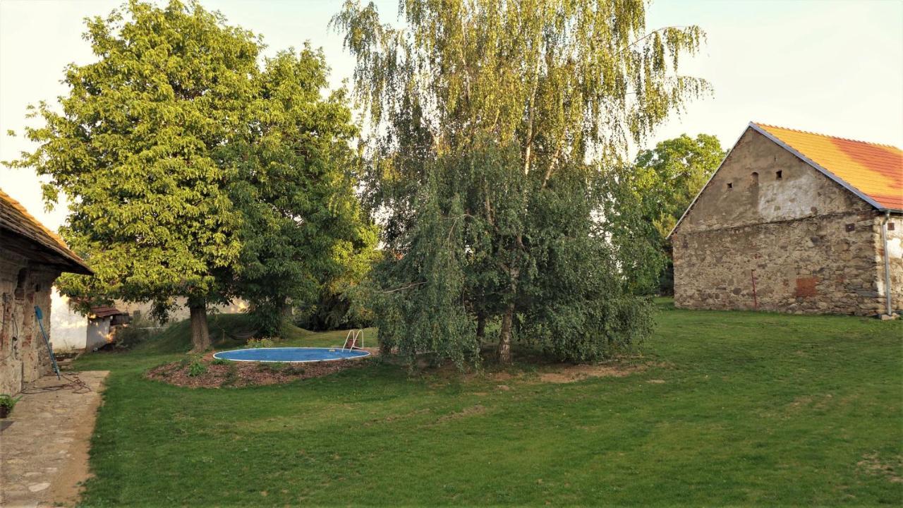 Velke Nepodrice Orechovy Dvur المظهر الخارجي الصورة